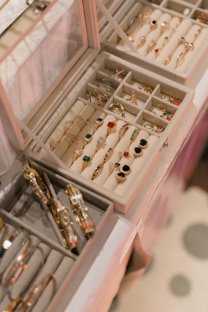 Jewellery box to organize your jewellery